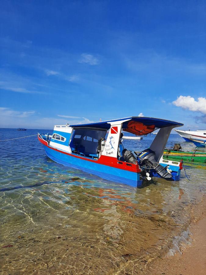 Blue Shark Divers Bunaken Esterno foto