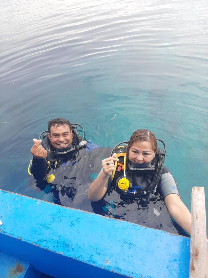 Blue Shark Divers Bunaken Esterno foto