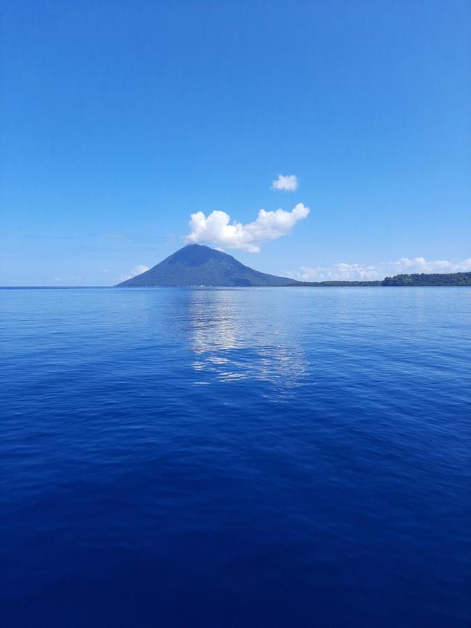 Blue Shark Divers Bunaken Esterno foto