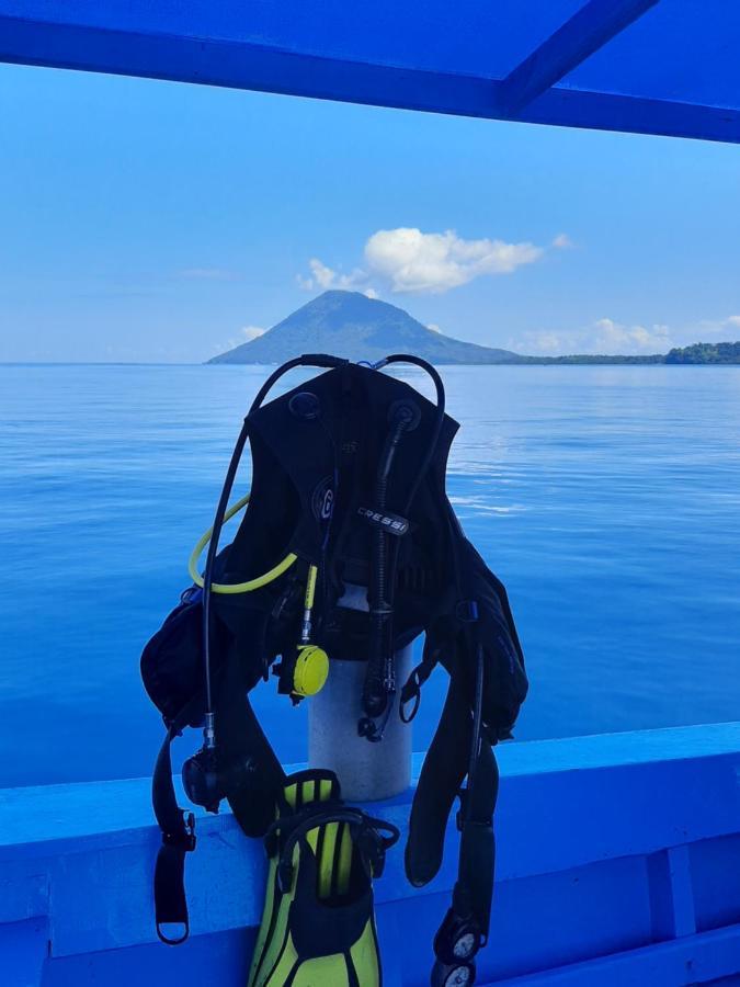 Blue Shark Divers Bunaken Esterno foto