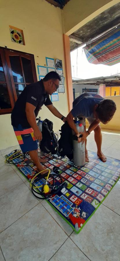 Blue Shark Divers Bunaken Esterno foto
