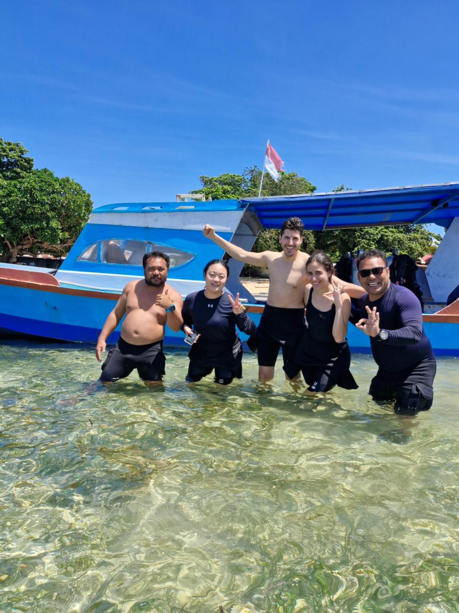 Blue Shark Divers Bunaken Esterno foto