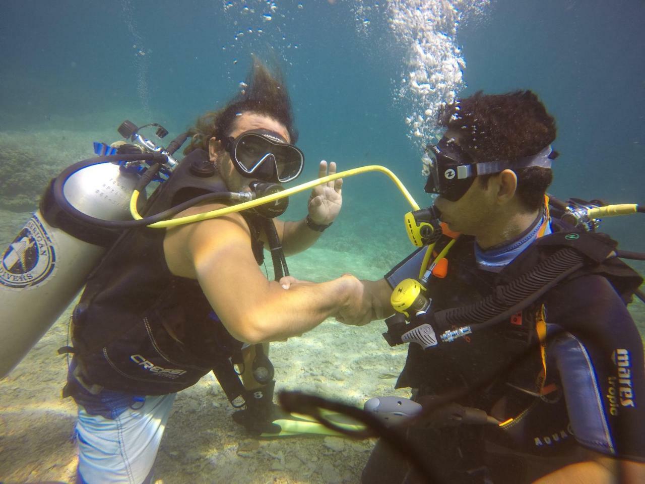 Blue Shark Divers Bunaken Esterno foto