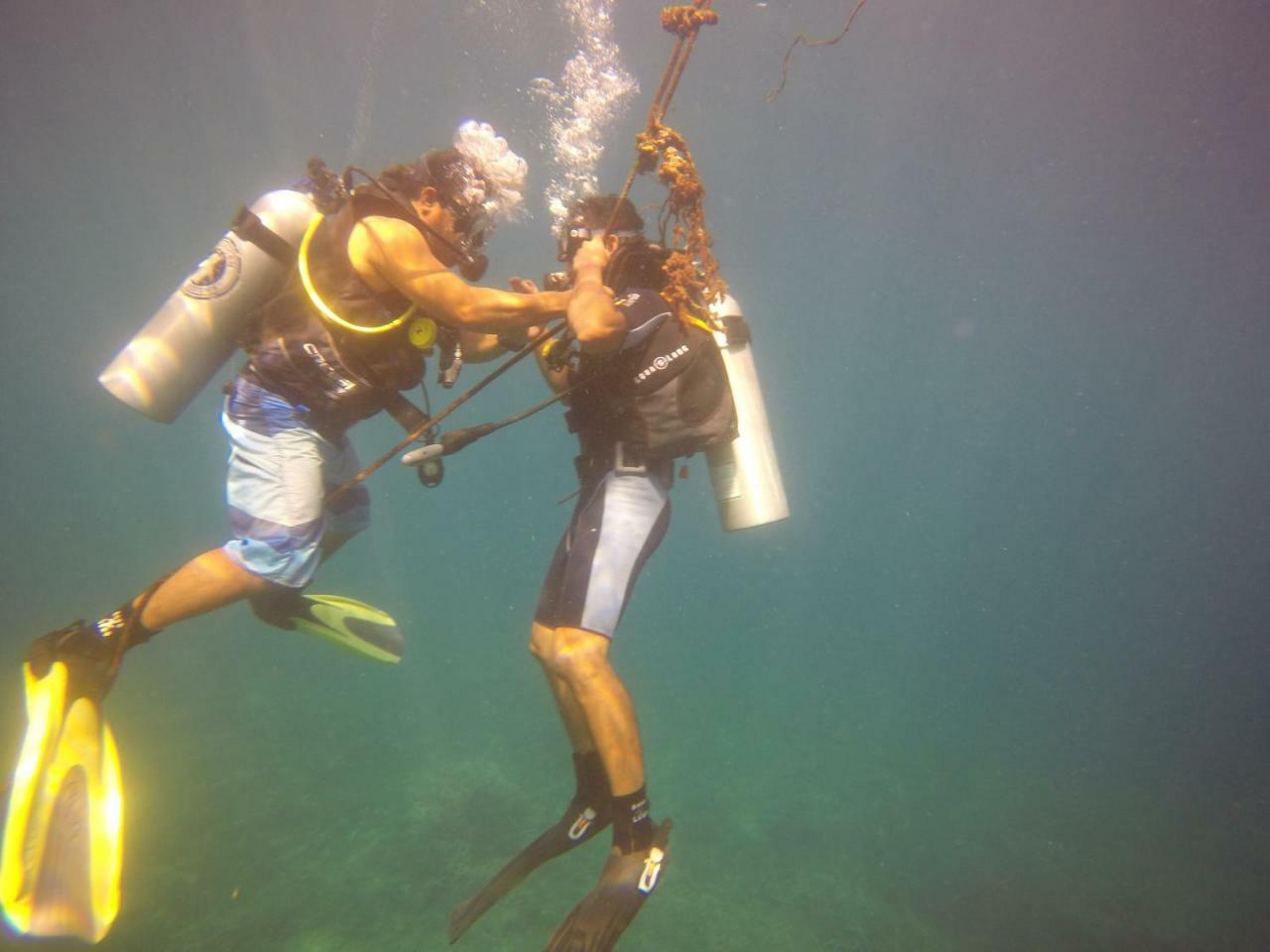 Blue Shark Divers Bunaken Esterno foto